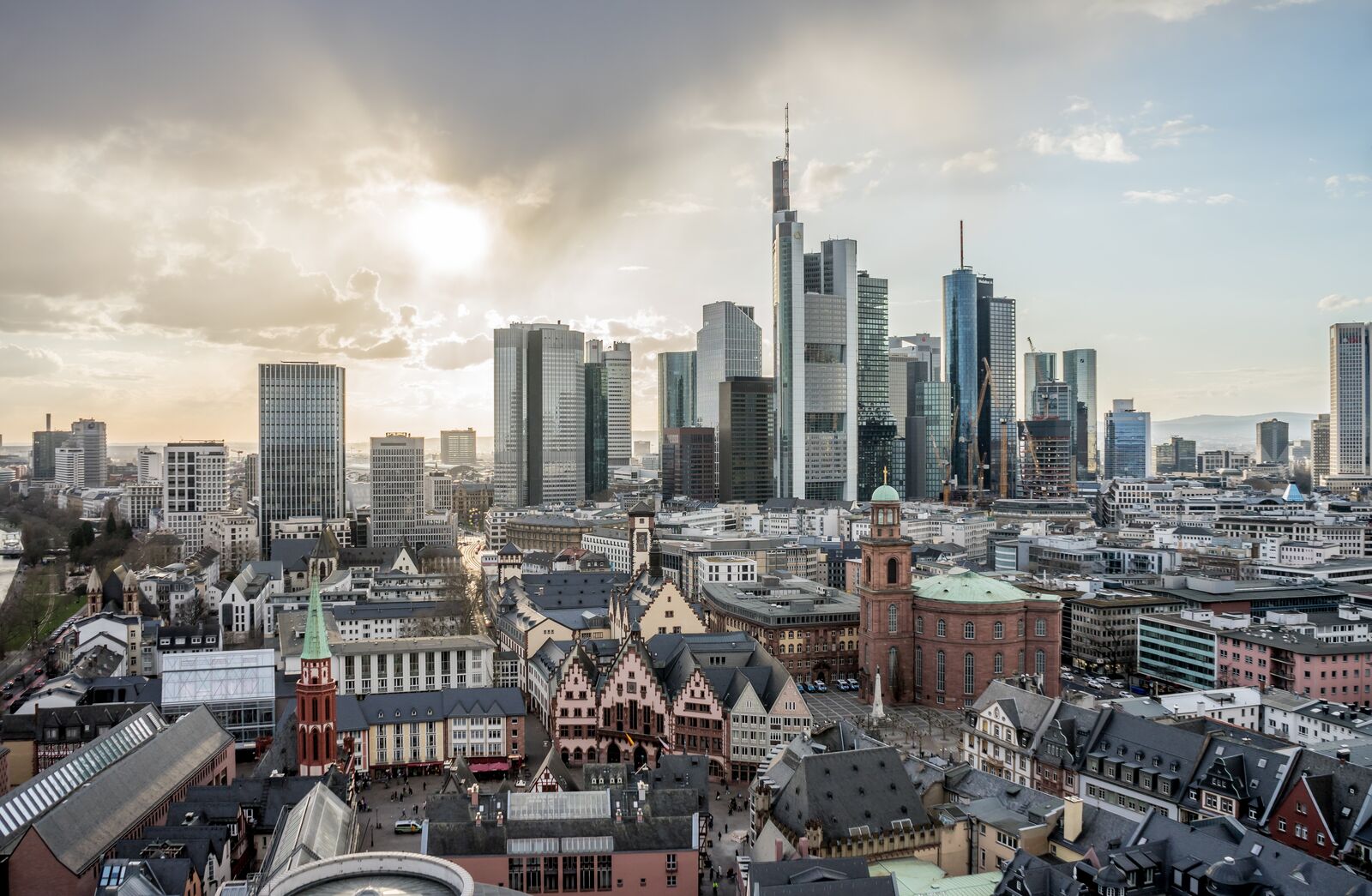 Skyline von Frankfurt am Main – Rhein-Main-Region